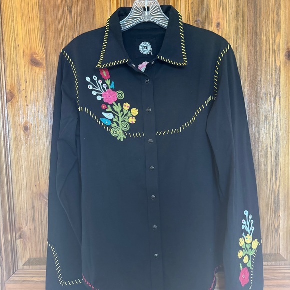 Double D Ranch Black Shirt with Floral Embroidery - Picture 6 of 6
